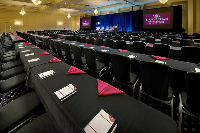 Crowne Plaza Portland Belmont Ballroom Classroom