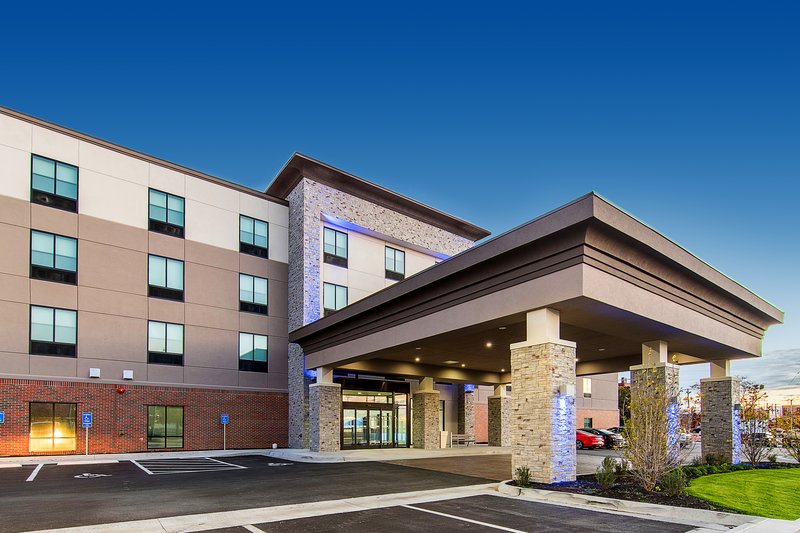 Holiday Inn Express Atchison KS Exterior