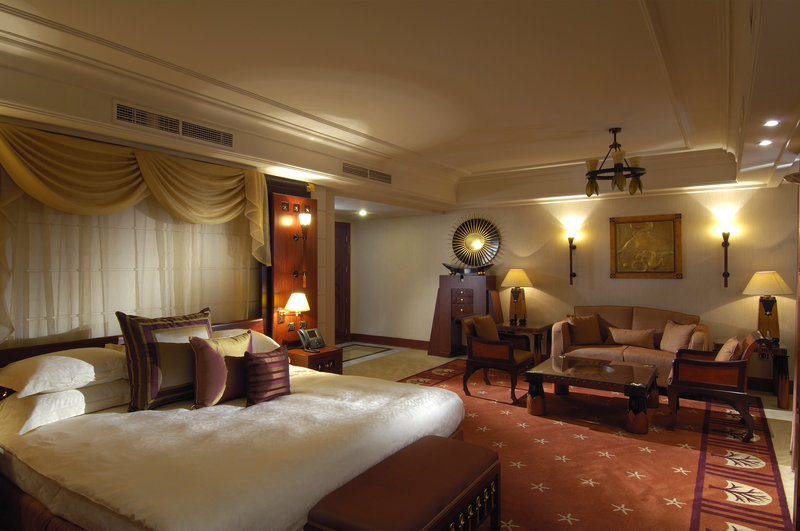 Luxor Presidential Suite - 260 square metres of luxury