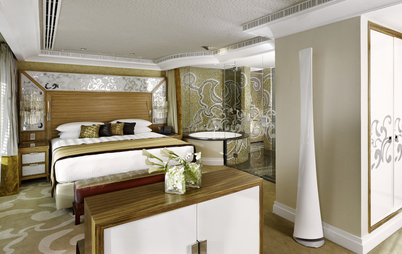 Modern and luxurious Club InterContinental Signature Royal Suite
