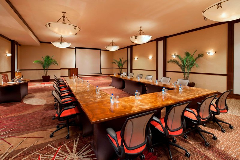Baldwin Room - U-Shape Setup
