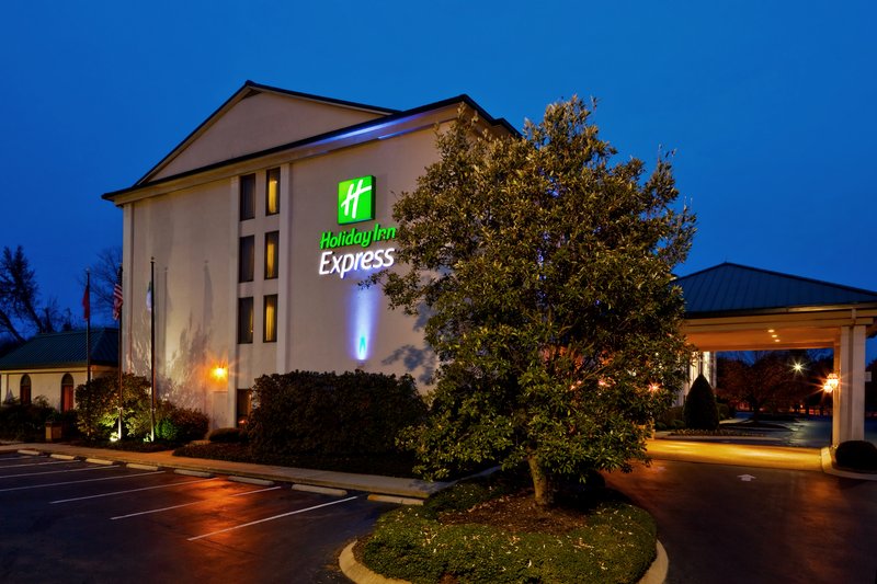 Best hotel to stay situated off I-65 and Highway 386.