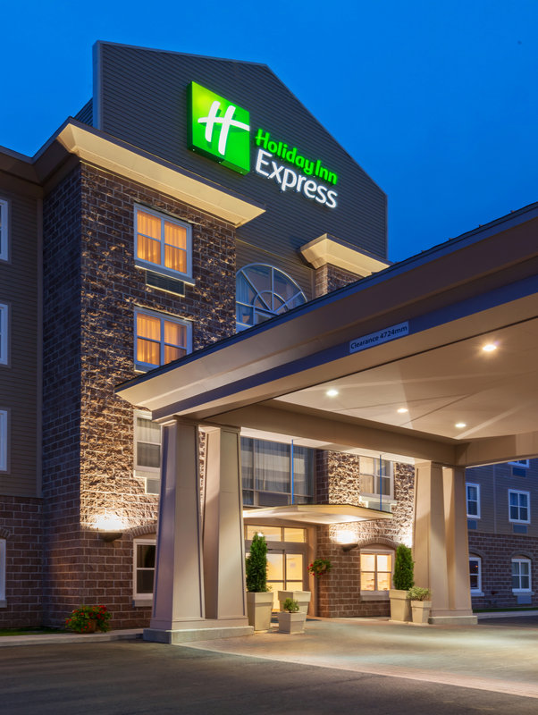 Welcome to the Holiday Inn Express Deer Lake!