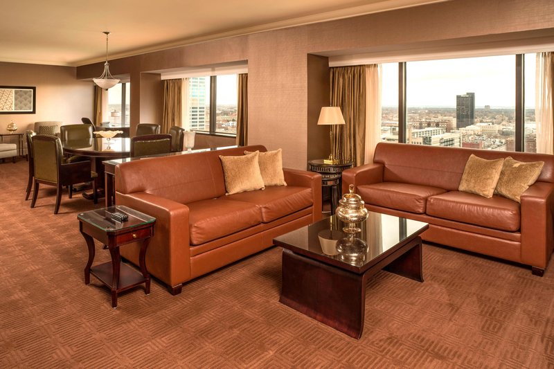 Presidential Suite - Parlor