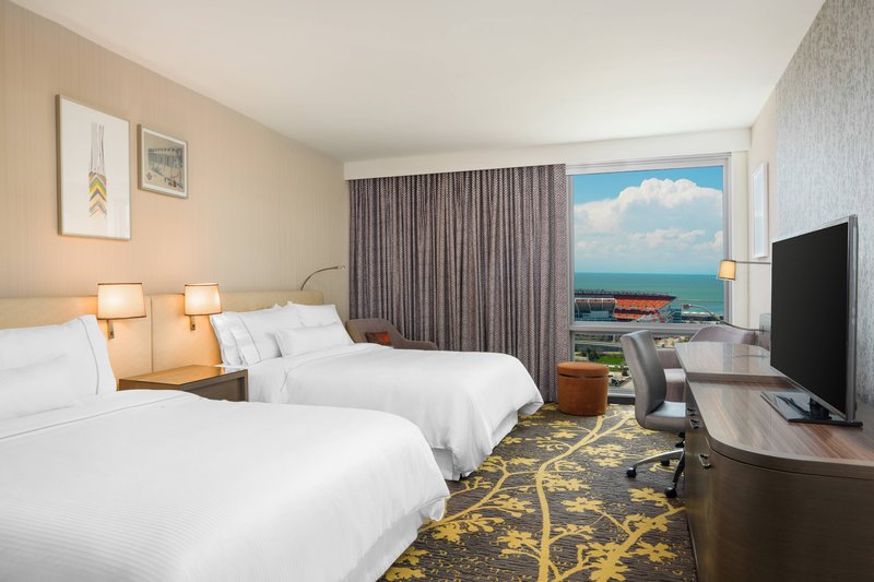 Executive Club Lake View Guest Room