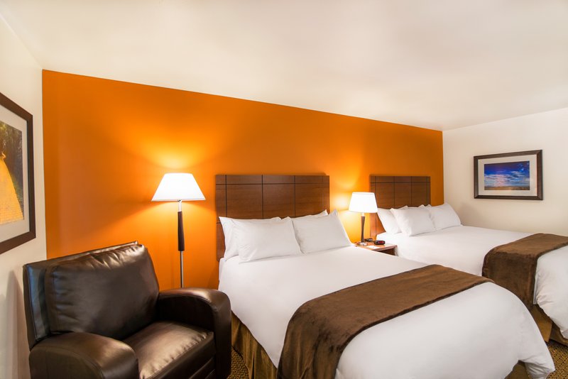 2 Queen Beds
