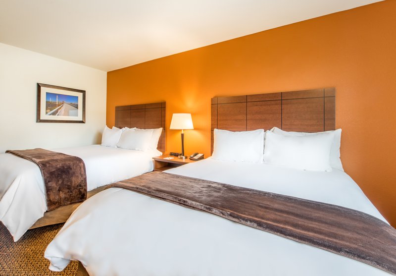 2 Queen Beds