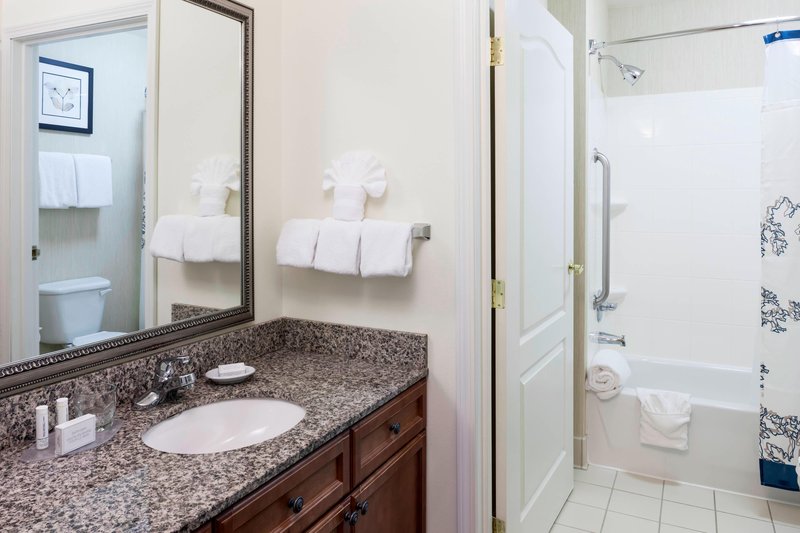 Suite Bathroom