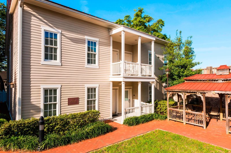 Courtyard Cottages