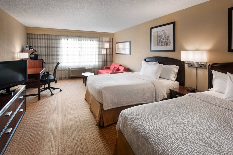 Premium Queen/Queen Guest Room