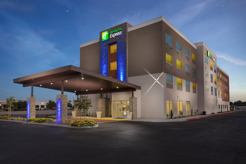 Our hotel is located minutes away from HWY 198 and Route 99.