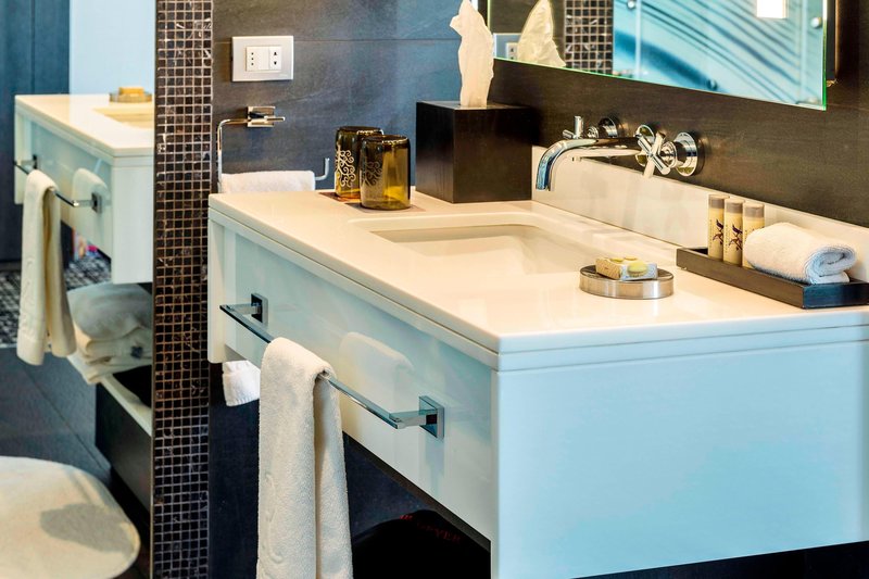 Contemporary Guest Room