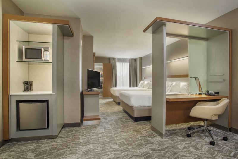 Queen/Queen Suite