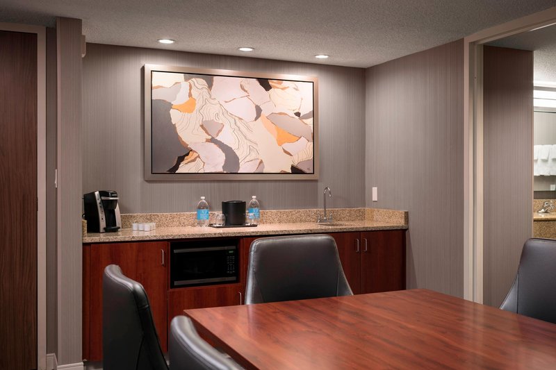 Conference Suite Wet Bar