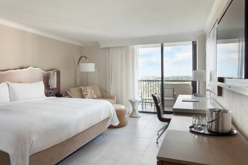 King Intracoastal View Guest Room