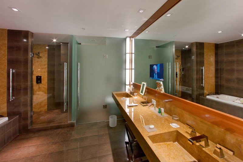 Bay View Suite Bathroom