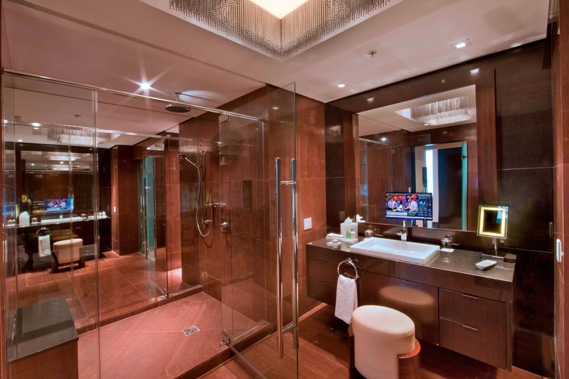 Presidential Suite Master Bathroom