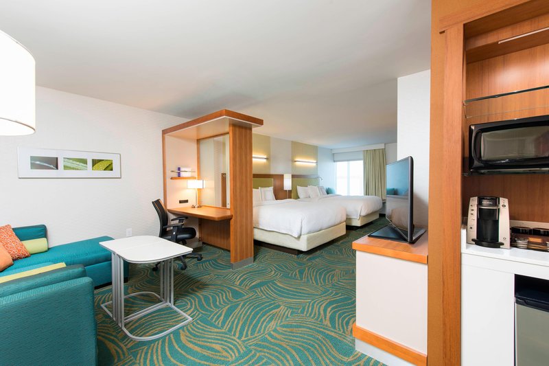 Queen/Queen Suite - Living Area