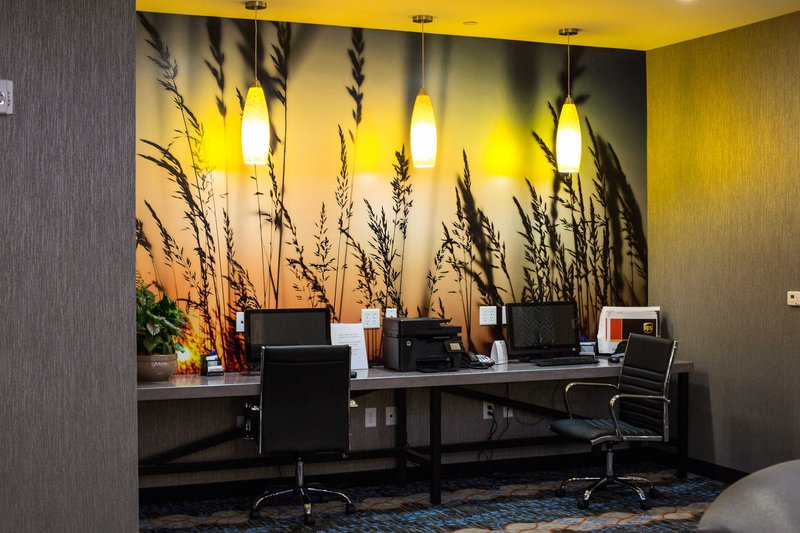 Business Center: Holiday Inn Express Oklahoma City Hotel I35