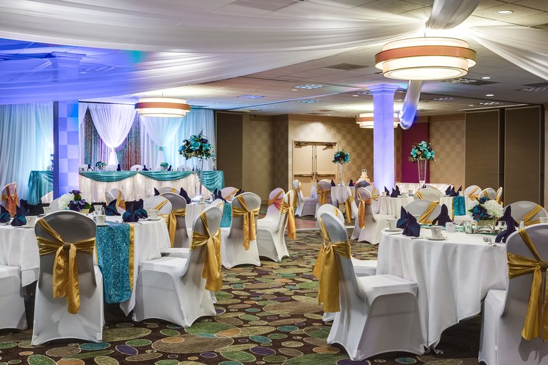 Host your Overland Park wedding in our beautiful Ballroom.