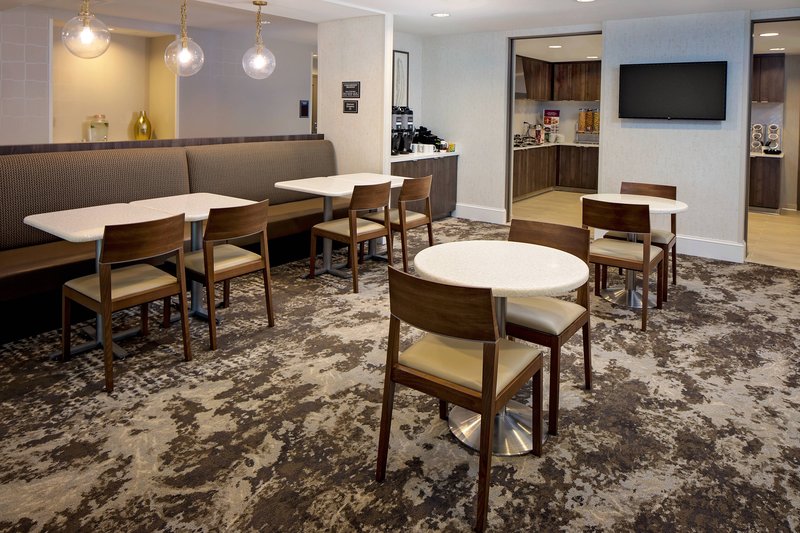 Breakfast - Seating Area