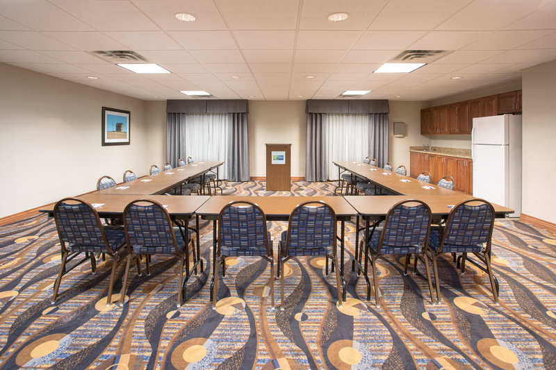 We offer over 700 sq. feet of meeting space.