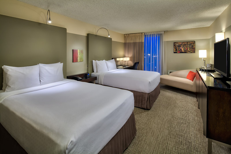 Double bedded rooms with balcony  downtown Chicago
