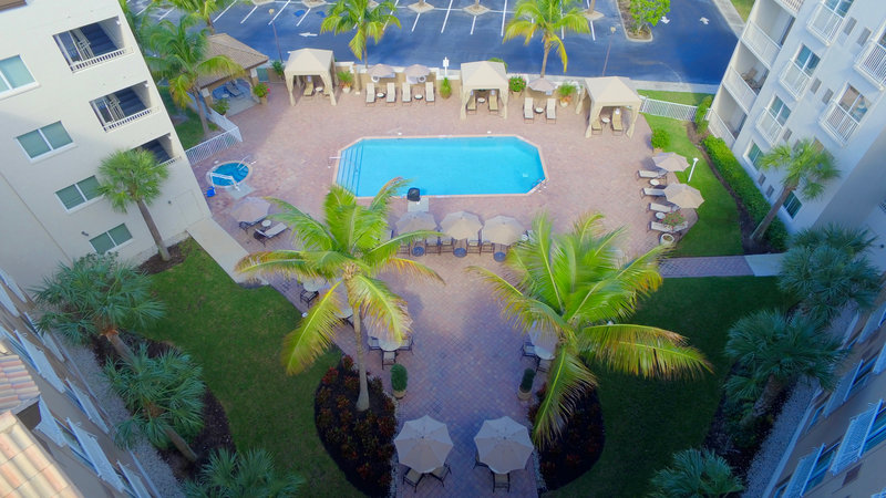 Spacious pool deck