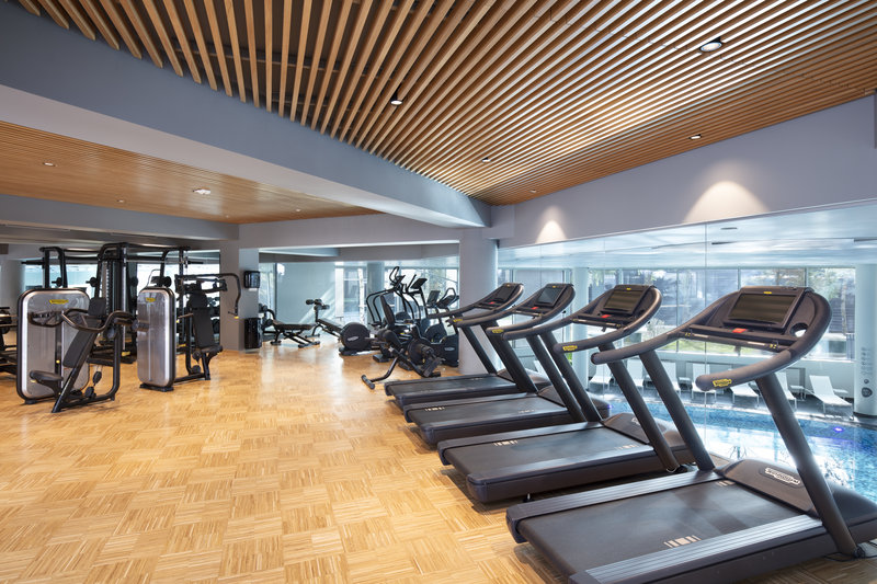 Fitness room - pool view