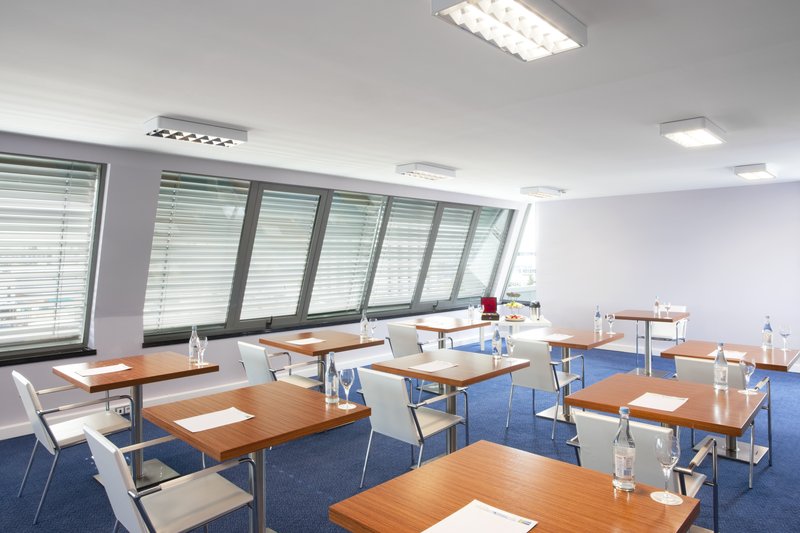 Our top floor meeting room reflects Lisbon's sunlight