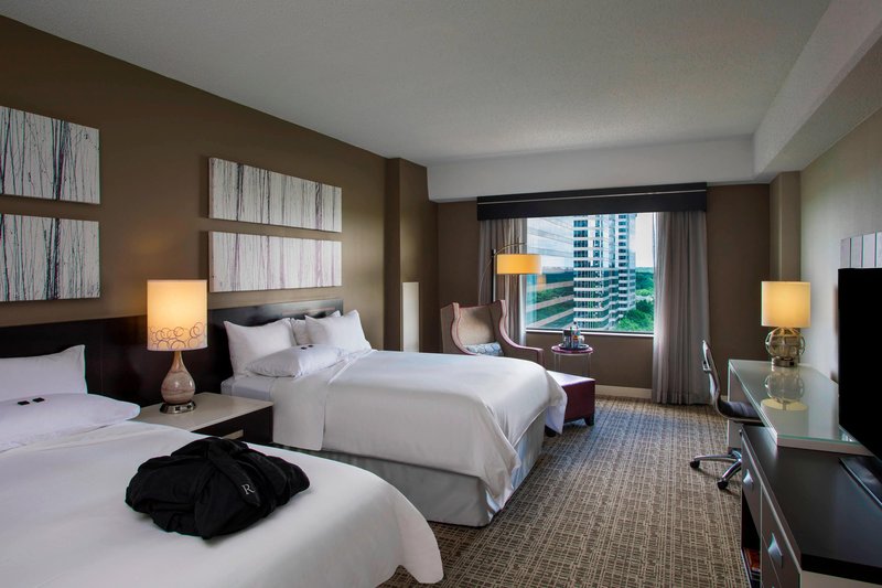 Queen/Queen Club Level Guest Room