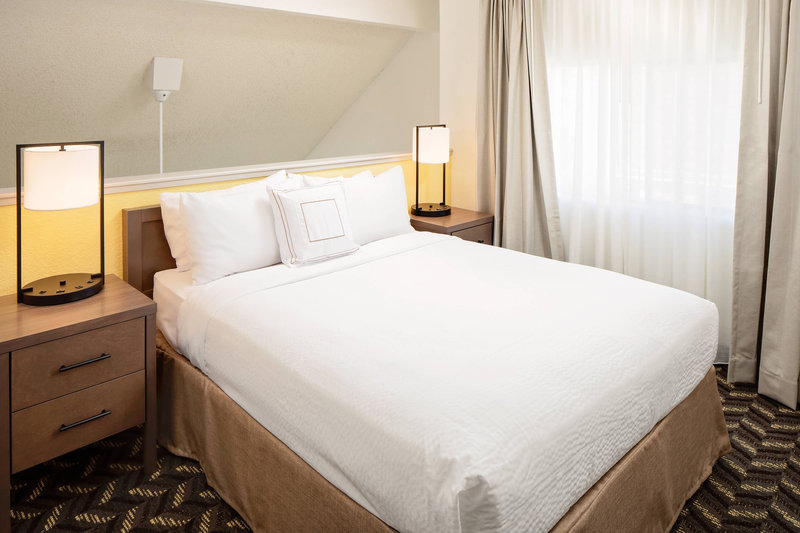 Executive Penthouse Suite - Loft Bedroom