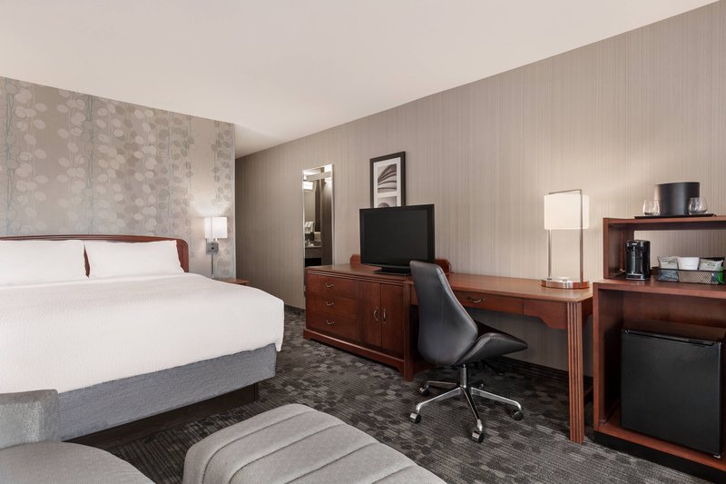King Guestroom