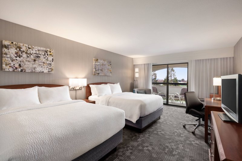 Queen/Queen Guestroom
