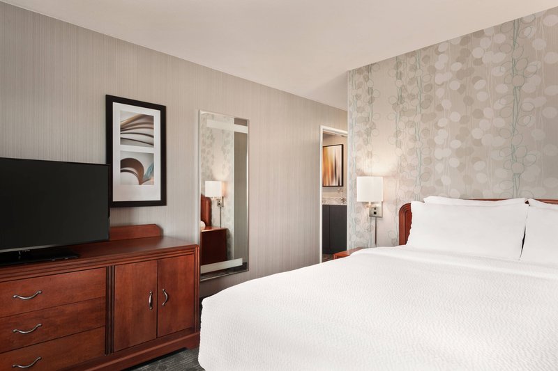 King Suite - Bedroom