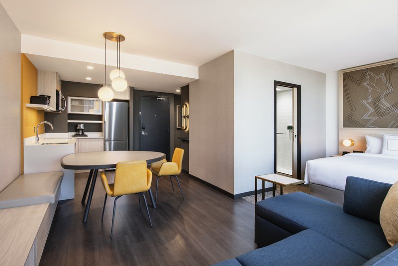 RIYYCBL STKT Studio King Guest Room