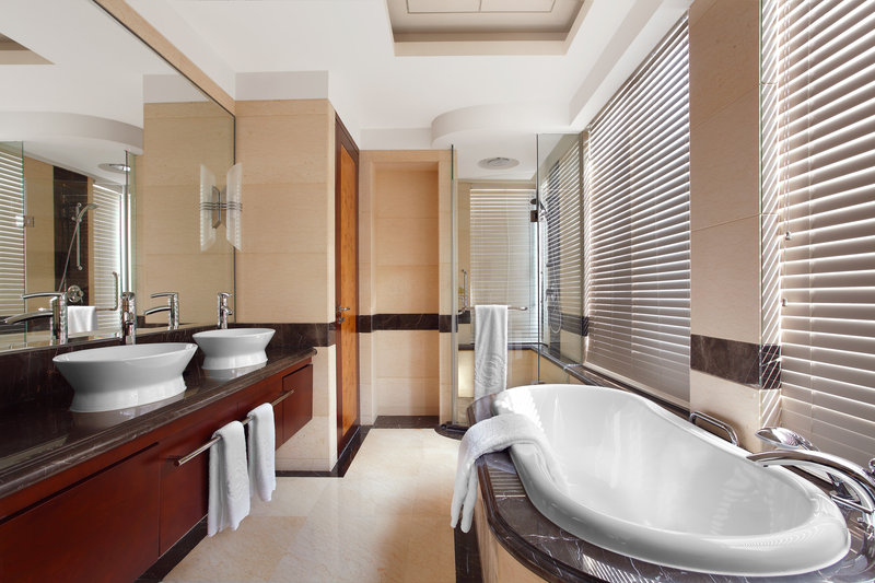 Suite Bathroom