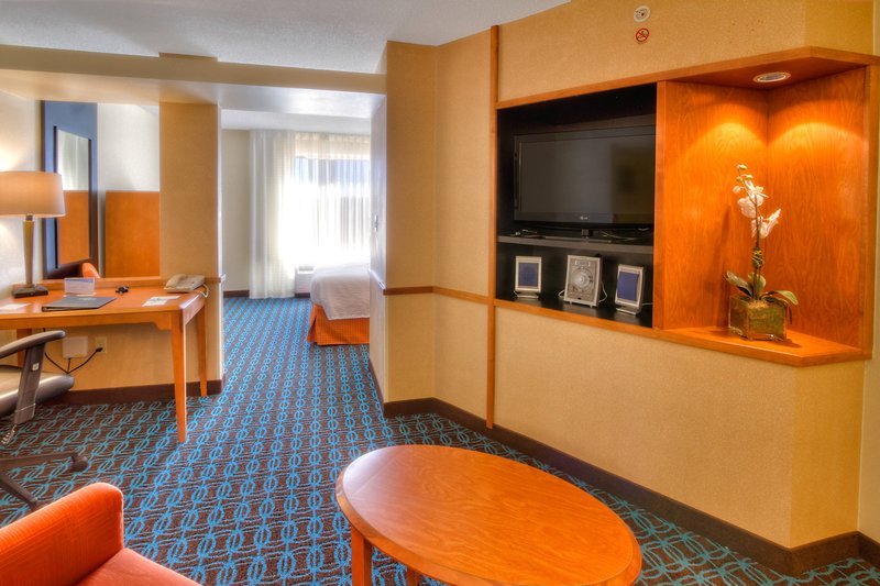 Executive Suite with Whirlpool Tub