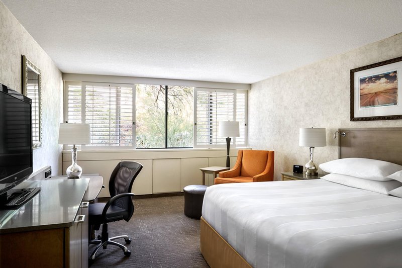 King Guest Room Resort View