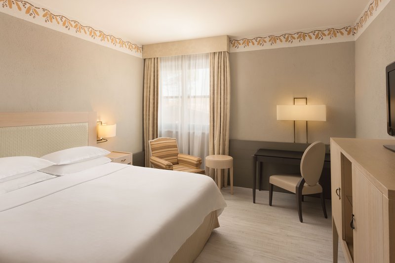King Guest Room - Bedroom
