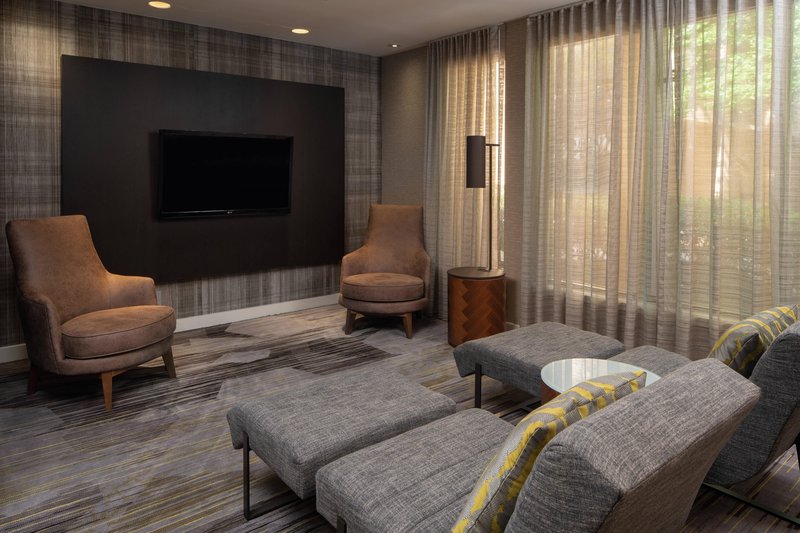 Theater Lounge
