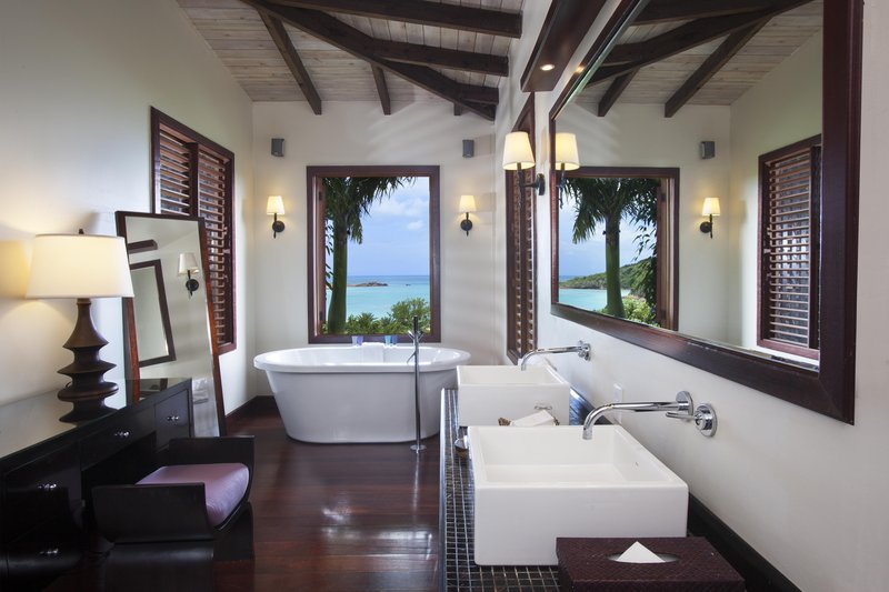 Suite Hillside Pool Bathroom Hermitage Bay