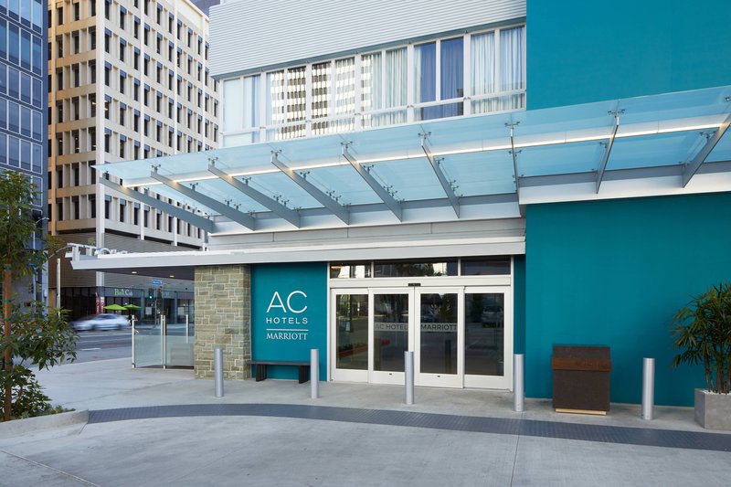 Porte Cochere