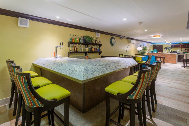 Bar and Lounge
