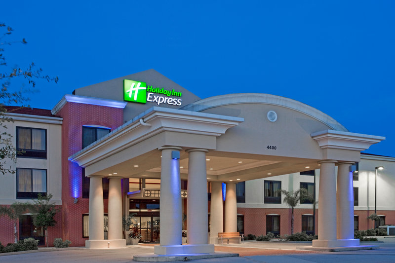 Welcome to the Holiday Inn Express & Suites Sebring