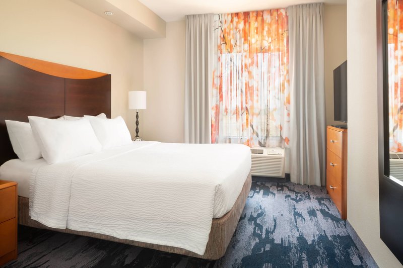 One-Bedroom King Suite - Bedroom
