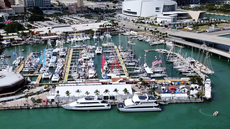 Miami International Boat Show only minutes away