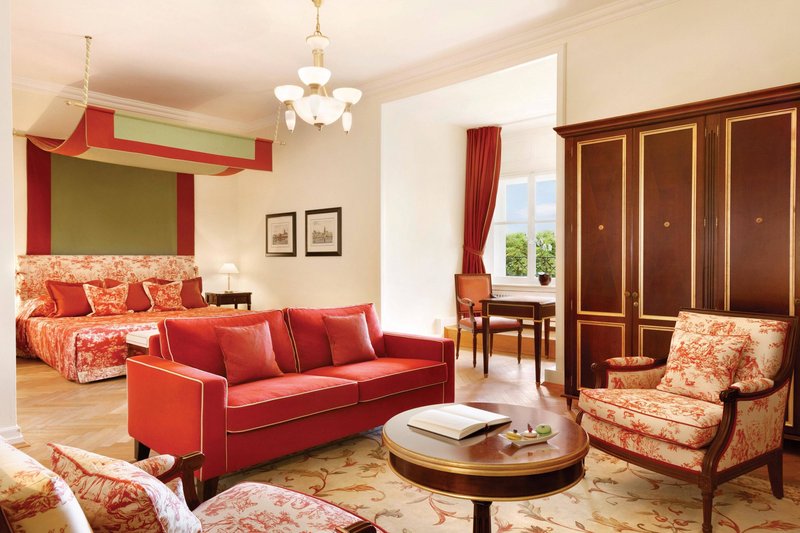 Grand Deluxe Room