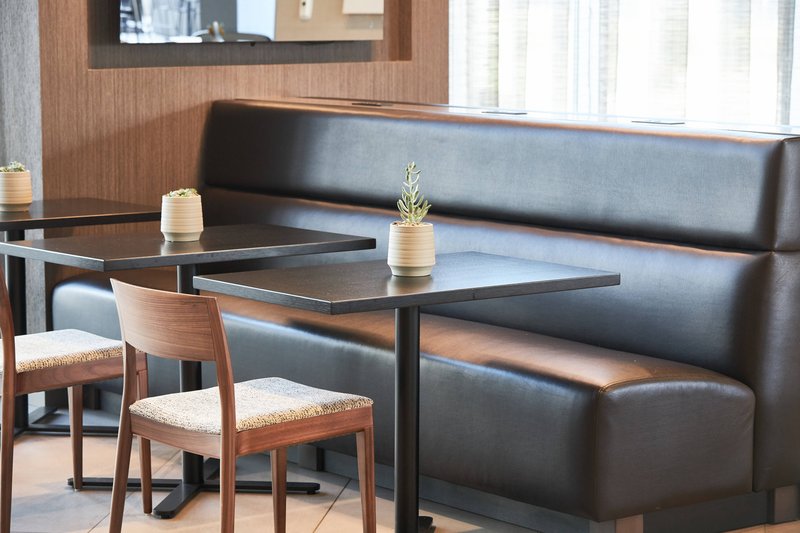 AC Kitchen - Seating