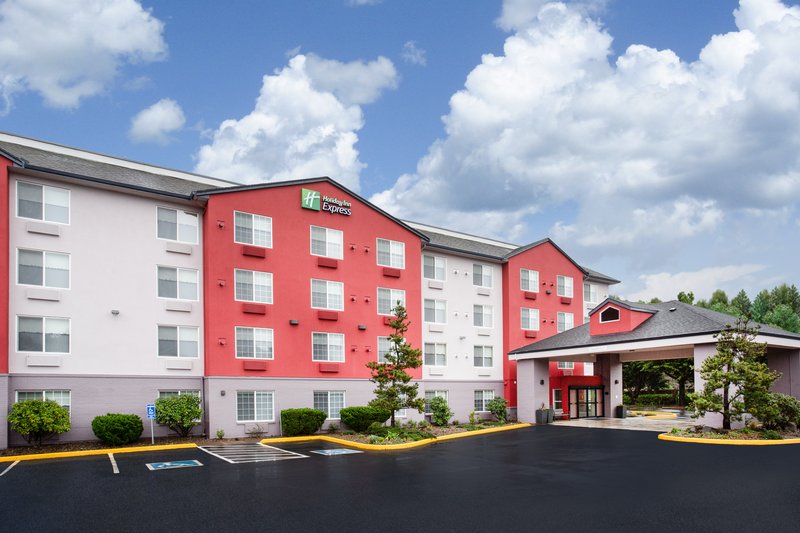Welcome to Our Lincoln City Hotel.